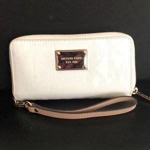Michael Kors Wristlet/Zippered Wallet